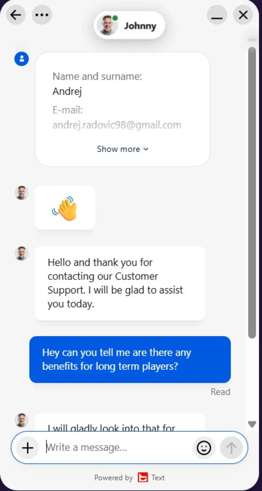 OnlyWin Casino live chat window with a support agent greeting the player and replying to a question about benefits for long-term players